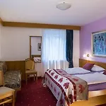 Italia 3* Canazei