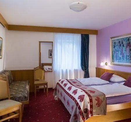 Italia 3* Canazei